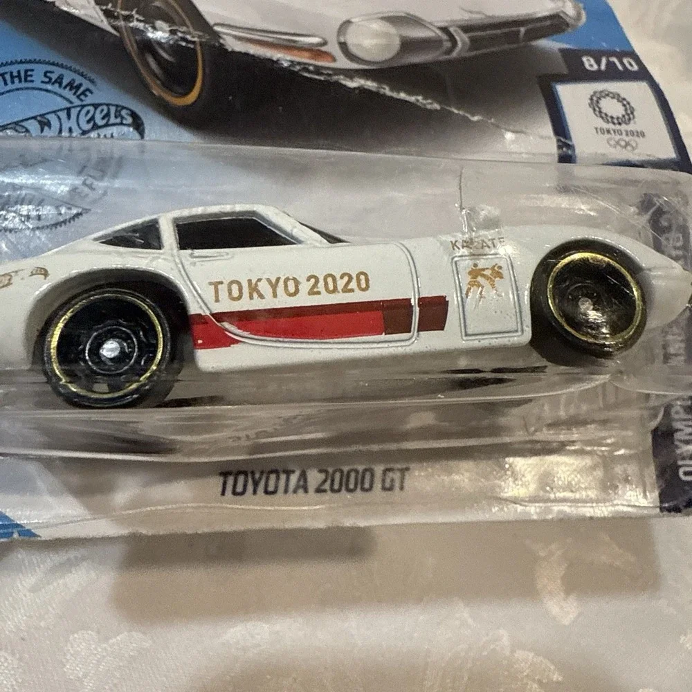2020 HOT WHEELS TOKYO 2020 WHITE TOYOTA 2000 GT, OLYMPIC GAMES 8/10,